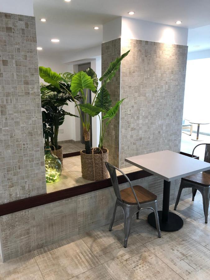 Hostal Rosalia Sant Antoni de Portmany Dış mekan fotoğraf
