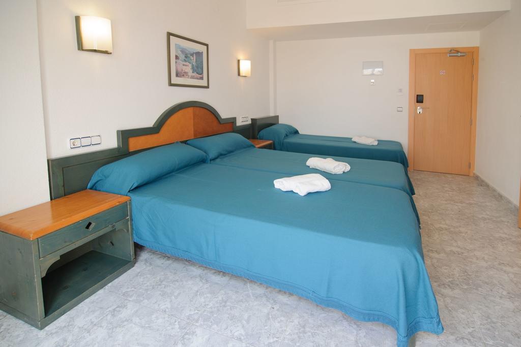 Hostal Rosalia Sant Antoni de Portmany Dış mekan fotoğraf